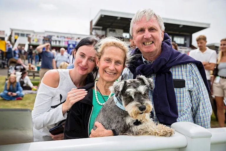 Pawesome Raceday